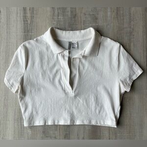 DIVIDED White Short Sleeve Tailored V-Neck Crop Top Size Medium
